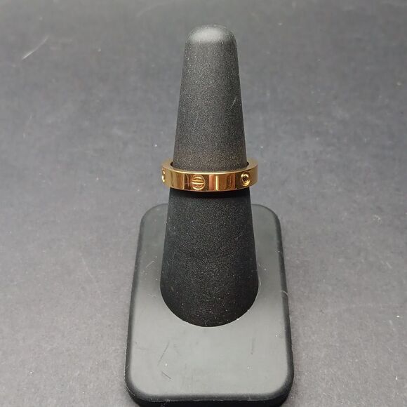 New Love Ring Women's Titanium Steel Goldtone Ring Size 7 New - Picture 1 of 3